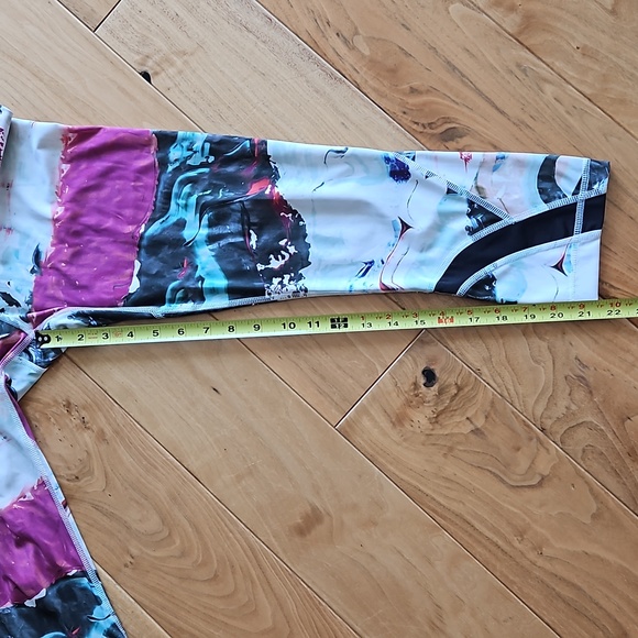 Lululemon Run: Inspire Crop II *All Full-On Luxtreme, Size 6 - Picture 13 of 15